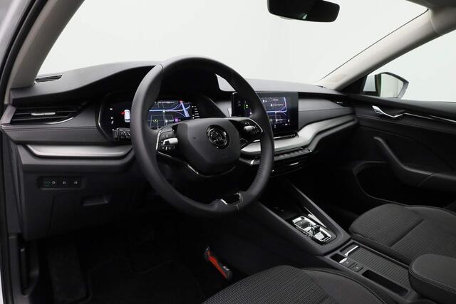 Skoda OCTAVIA Combi 1.0 e-TSI 110PK DSG Business Edition | Navi | Keyless | Parkeersensoren voor/achter | Cruise | Apple Carplay / Android Auto