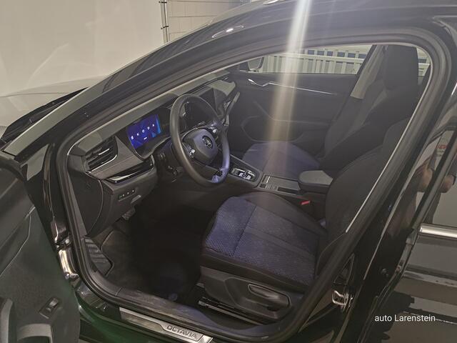 Skoda OCTAVIA Combi 1.5 eTSI 150pk Style Business Edition Plus DSG7 110kw Elektr.A.Klep / Carplay / A.Camera / Adapt. Cruise C.