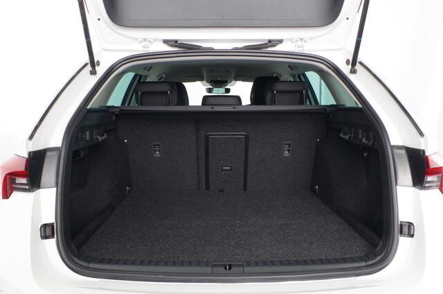 Skoda OCTAVIA Combi 1.4 TSI iV PHEV Style > 204pk | 2025 | 18 inch | Camera | op voorraad! | 3528 | Lease ook mogelijk!