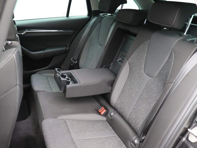 Skoda OCTAVIA Combi 1.4 TSI iV PHEV Business Edition Plus 204PK DSG Pano-Schuifdak, Adaptieve Cruise, Memory Stoelen, Keyless, Head-Up Display, 18" LM Velgen
