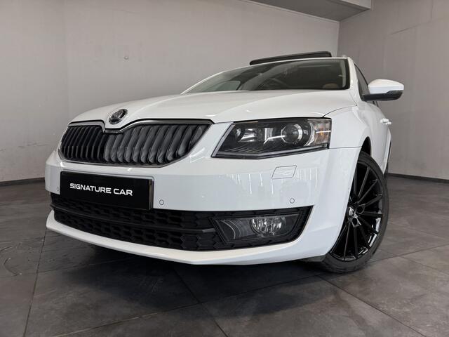 Skoda OCTAVIA Combi 1.4 TSI Greentech Style Businessline?Panoramadak?Sportstoelen?Stoelverwarming?Leder Bekleding?Apple Carplay?DSG?