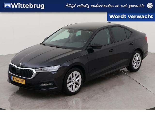 Skoda OCTAVIA 1.0 e-TSI Business Edition DSG/ Hatchback/ Metallic/ Digitale Cockpit/ Led/ Elec. K./ Clima/ Navi/ Parkeersensor V + A / 17 lmv/