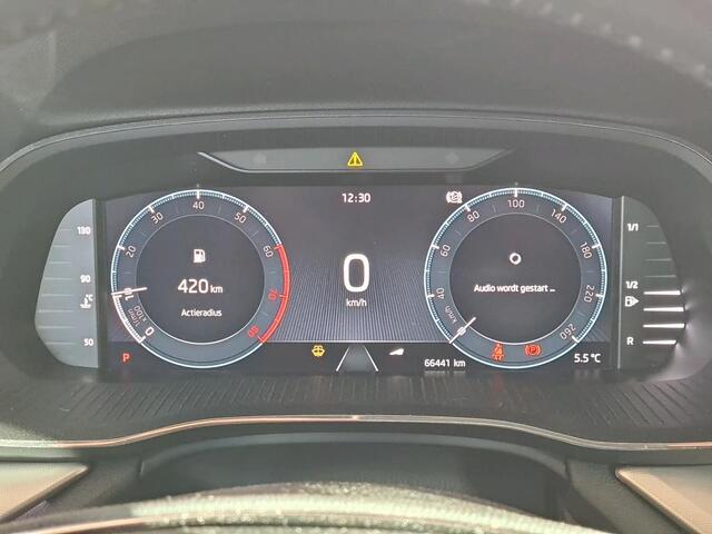 Skoda OCTAVIA 1.0 e-TSI Business Edition DSG/ Hatchback/ Metallic/ Digitale Cockpit/ Led/ Elec. K./ Clima/ Navi/ Parkeersensor V + A / 17 lmv/