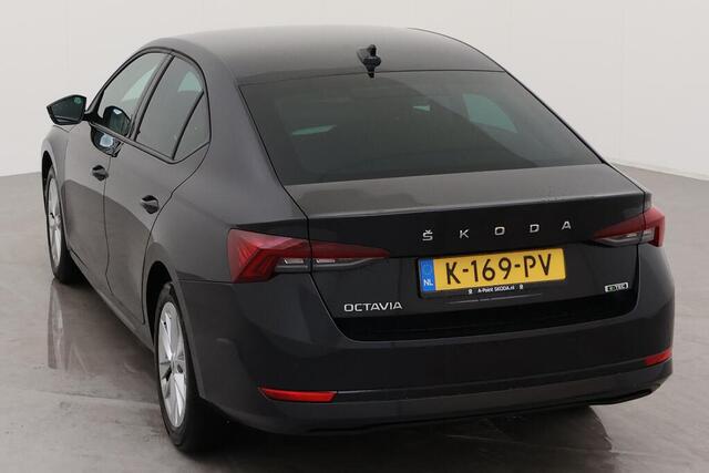 Skoda OCTAVIA 1.0 e-TSI Business Edition DSG/ Hatchback/ Metallic/ Digitale Cockpit/ Led/ Elec. K./ Clima/ Navi/ Parkeersensor V + A / 17 lmv/