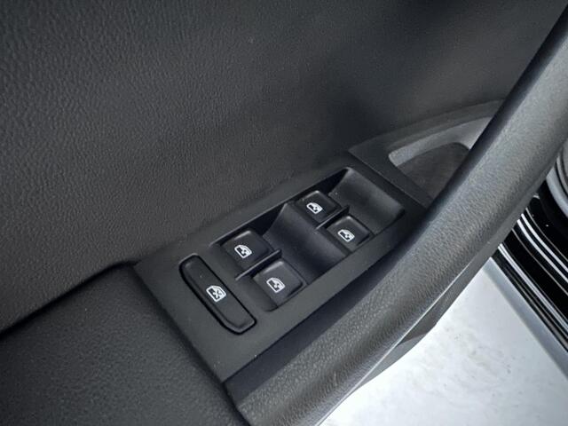 Skoda OCTAVIA Combi 1.0 TSI Trekhaak | Carplay | Keyless