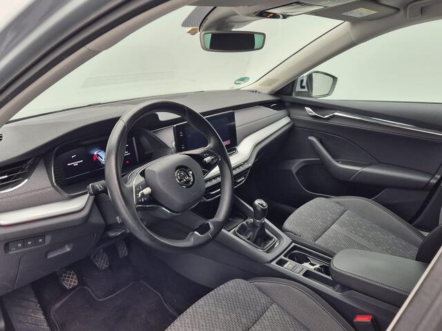 Skoda OCTAVIA Combi 1.0 TSi 110 Pk Business Edition Plus | Full LED | Trekhaak | 18 Inch | Privacy Glass | Navigatie | Adaptive Cruise | 94.273 Km!!