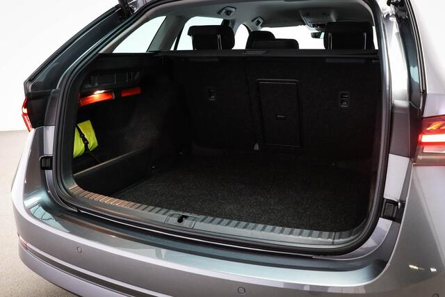 Skoda OCTAVIA Combi 1.0 TSI Business Edition | LED | STOELVERWARMING | 17"