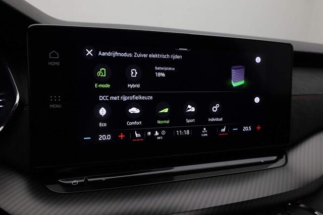 Skoda OCTAVIA Combi 1.4 TSI 245PK DSG RS iV PHEV Business | Pano | Matrix LED | Adaptief onderstel | Geheugen/massagestoelen | Leder/alcantara | HUD | Stoel-/achterbankverwarming
