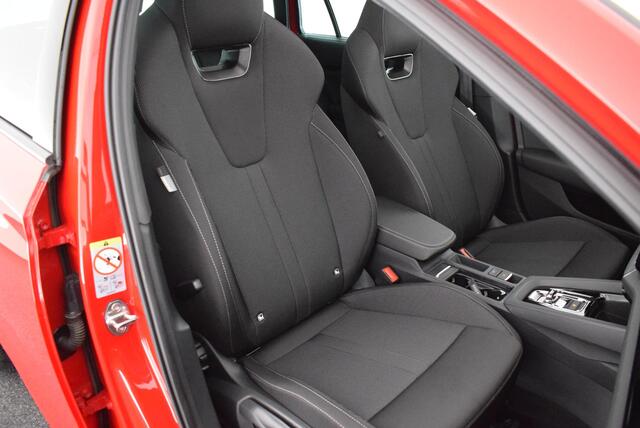 Skoda OCTAVIA Combi 1.4 TSI 218pk iV PHEV Sportline Business Led Camera Panoramadak Keyless Virtual Cockpit Navigatie