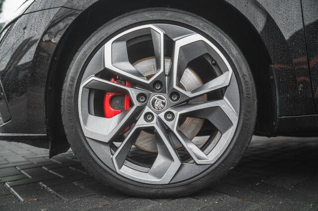 Skoda OCTAVIA 1.4 TSI RS IV PANO 245PK ALCANTARA