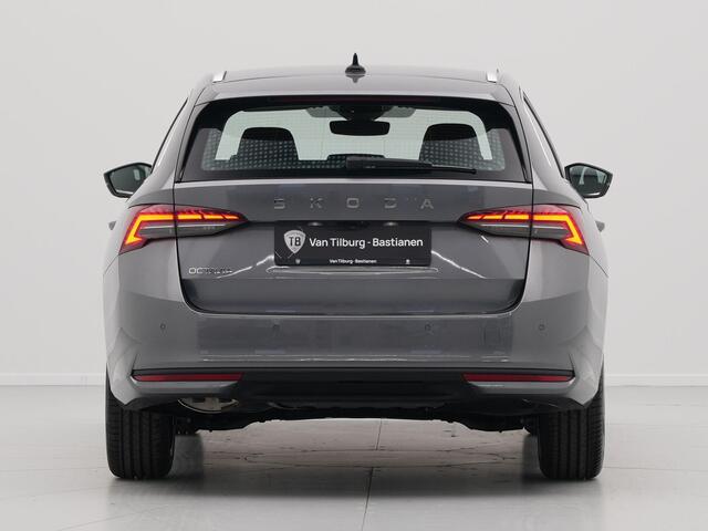 Skoda OCTAVIA Combi 1.5 TSI e-TEC MHEV 115 7DSG First Edition | Achteruitrijcamera | Chromen grille | Chromen raamlijsten