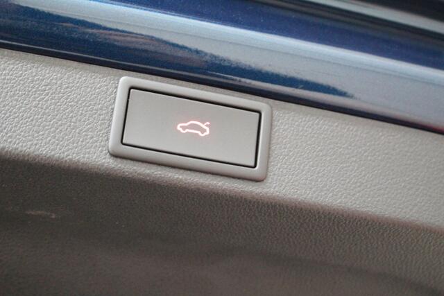 Skoda OCTAVIA Combi 1.0 e-TSI Business Edition Navigatie | Parkeersensoren | Elektrische achterklep | Led verlichting