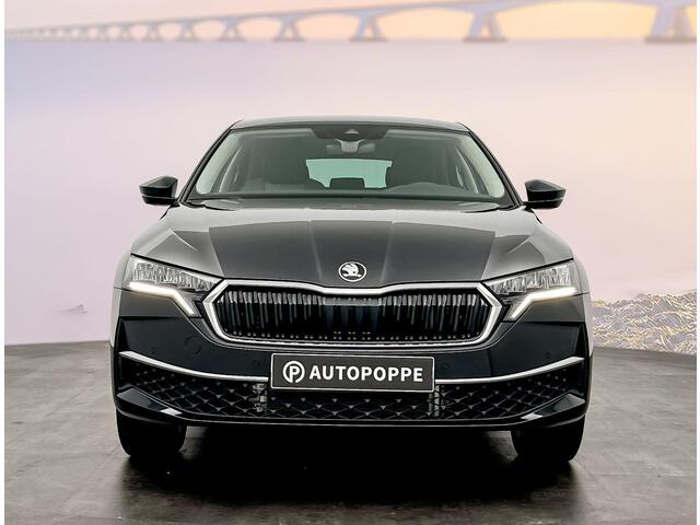 Skoda OCTAVIA First Edition 1.5 TSI m-HEV 85 kW / 115 pk Hatchba