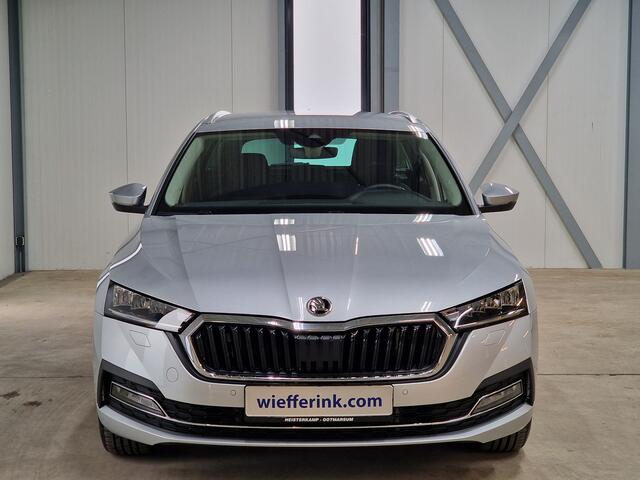 Skoda OCTAVIA Combi 1.0 e-TSI 110pk DSG/AUT Business Edition | Camera | Cruise control | Stoelen verw. | LED