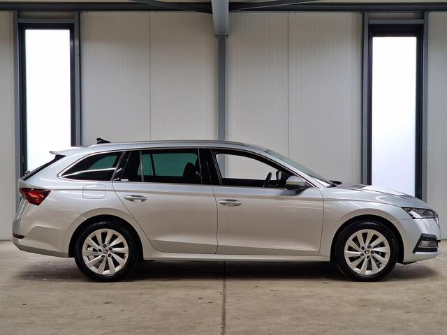 Skoda OCTAVIA Combi 1.0 e-TSI 110pk DSG/AUT Business Edition | Camera | Cruise control | Stoelen verw. | LED