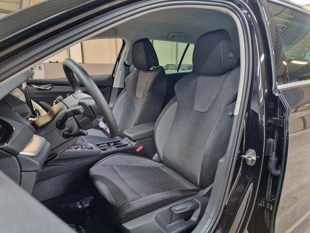Skoda OCTAVIA Combi 1.5 e-TSI 150pk DSG/AUT Business Edition Plus | Wegklapbare trekhaak | Camera | ACC