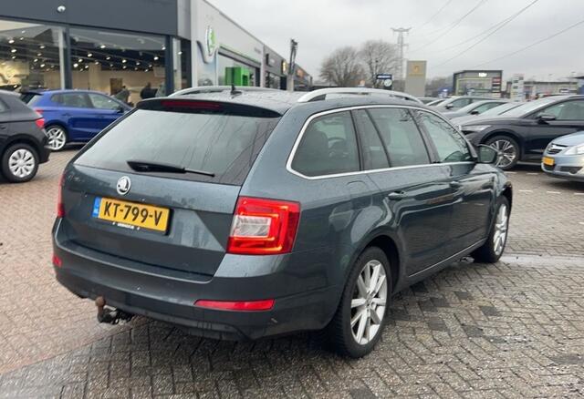 Skoda OCTAVIA Combi 1.0 TSI 116pk Greentech Style Business DSG / Navigatie / Xenon / Stoelverwarming / Trekhaak