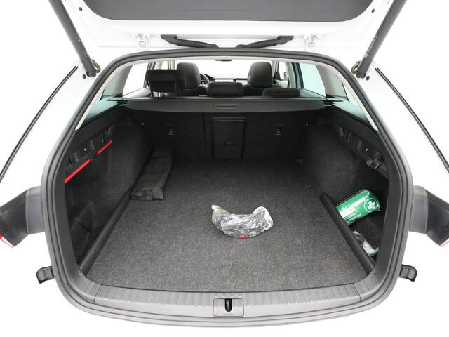 Skoda OCTAVIA Combi 1.4 TSI iV 218pk PHEV Style Trekhaak Panorama Canton Acc