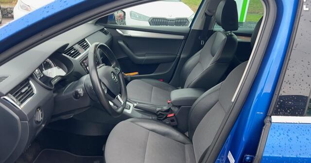 Skoda OCTAVIA Combi 1.0 TSI 116pk Greentech Ambition Business DSG / navigatie / Stoelverwarming / Parkeersensoren