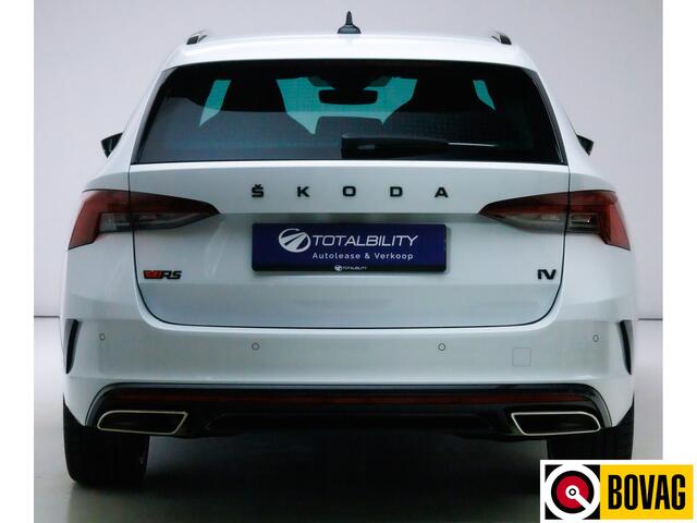 Skoda OCTAVIA Combi RS iV PHEV Business 245 PK | Virtual | Led | Stoelverwarming Smartlink, 19" Lichtmetalen velgen, Parkassist