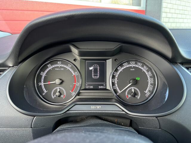 Skoda OCTAVIA Combi 1.0 TSI Greentech Ambition Business AUTOMAAT / STOELVERW / CAMERA / DAB+ / CARPLAY / NL-AUTO