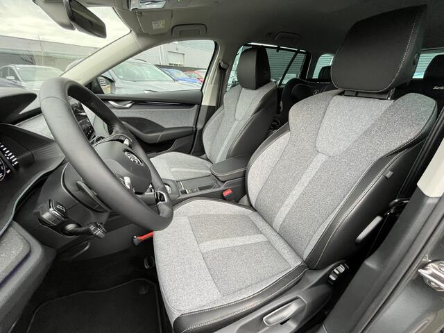 Skoda OCTAVIA Combi 1.5 TSI DSG-7 MHEV First Edition