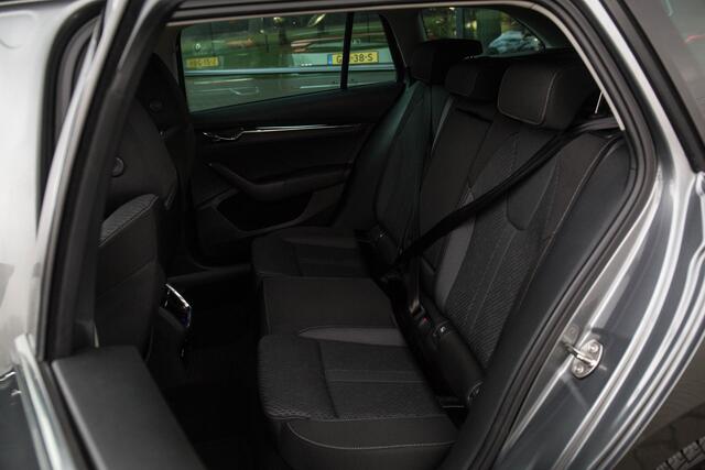 Skoda OCTAVIA Combi 1.5 e-TSI Business Edition , Adap. cruise, Carplay, Stuur/stoelverwarming,