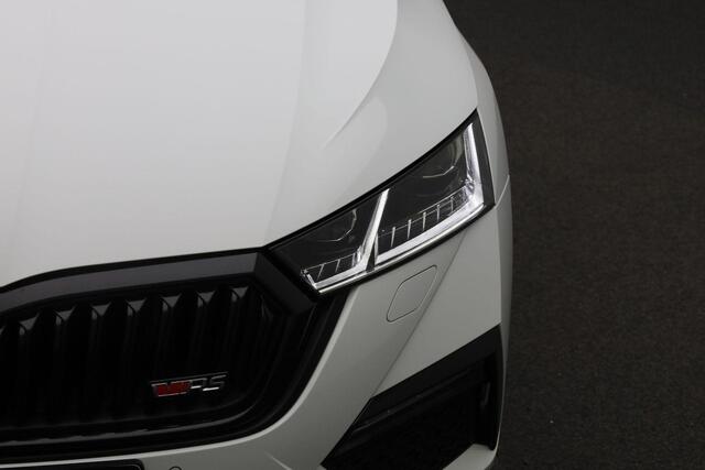 Skoda OCTAVIA Combi 1.4 TSI RS 245 pk DSG iV PHEV Business | Panoramdak | Matrix LED | Adaptief sportonderstel | Head-up display | Stoelverwarming | Navigatie
