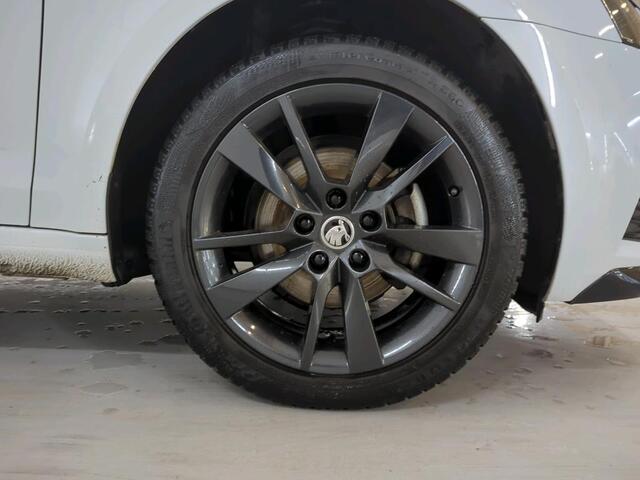 Skoda OCTAVIA Combi 1.5 TSI Greentech Sport Business DSG/ Metallic/ Climatronic/ Sportint./ PDC A/ 17 lmv