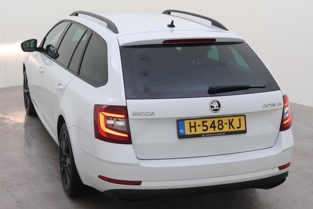 Skoda OCTAVIA Combi 1.5 TSI Greentech Sport Business DSG/ Metallic/ Climatronic/ Sportint./ PDC A/ 17 lmv