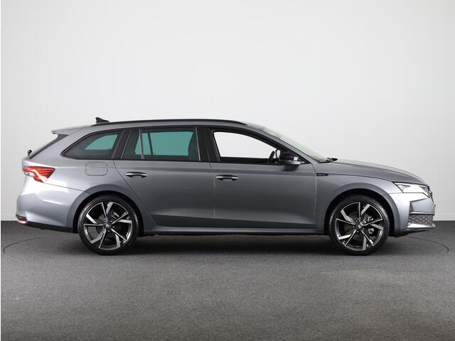Skoda OCTAVIA Combi Sportline Business 1.5 TSI MHEV 150pk | 19 inch | Light & View | Blind Spot | Infotainment Plus