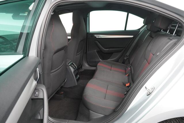 Skoda OCTAVIA BWJ 2019 1.0 TSI 116 PK Greentech Sport Business APPLE CARPLAY / ANDROID AUTO / NAVI / CLIMA / ADAPTIVE CRUISE / STOELVERW. / PANORAMADAK / CAMERA / PDC / LMV