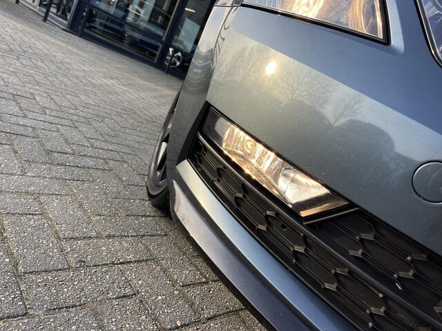 Skoda OCTAVIA Combi 1.5 TSI Greentech Sport Business Airco ECC | Navigatie | Trekhaak | Apple Carplay Android Auto | Isofix | NAP