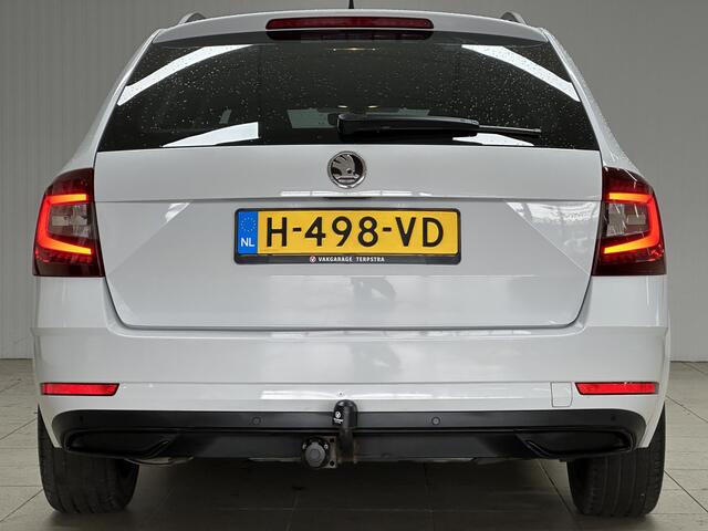 Skoda OCTAVIA Combi 1.5 TSI Greentech Sport Business/ Automaat!/ Trekhaak!/ Flippers/ Zwarte Hemel/ Apple+Android/ Clima/ Navi/ Cruise/ Bluetooth/ Multi.LEDER.Stuur/ Elek.Pakket/ Isofix/ PDC Achter.