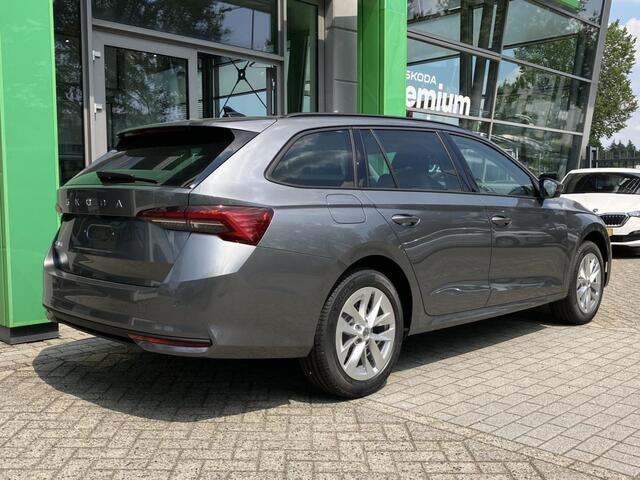 Skoda OCTAVIA combi First Edition 1.5 TSI m-HEV 115 pk DSG | Automaat | Navigatie | Adaptieve cruise control | Apple Carplay/Android Auto | 17" lichtmetalen velgen |