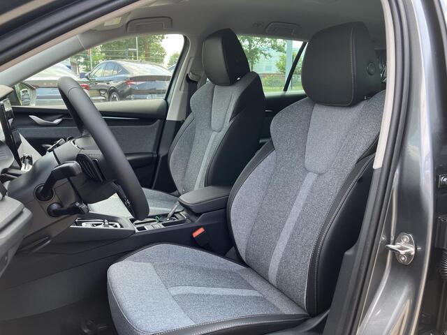 Skoda OCTAVIA combi First Edition 1.5 TSI m-HEV 115 pk DSG | Automaat | Navigatie | Adaptieve cruise control | Apple Carplay/Android Auto | 17" lichtmetalen velgen |