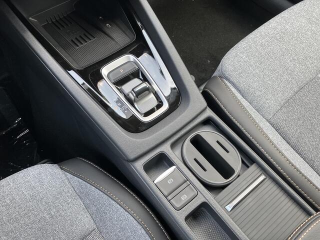 Skoda OCTAVIA combi First Edition 1.5 TSI m-HEV 115 pk DSG | Automaat | Navigatie | Adaptieve cruise control | Apple Carplay/Android Auto | 17" lichtmetalen velgen |