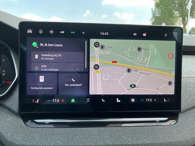 Skoda OCTAVIA combi First Edition 1.5 TSI m-HEV 115 pk DSG | Automaat | Navigatie | Adaptieve cruise control | Apple Carplay/Android Auto | 17" lichtmetalen velgen |