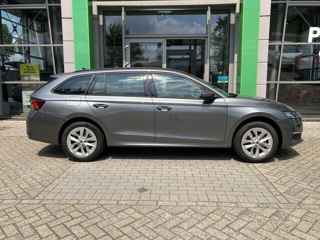 Skoda OCTAVIA combi First Edition 1.5 TSI m-HEV 115 pk DSG | Automaat | Navigatie | Adaptieve cruise control | Apple Carplay/Android Auto | 17" lichtmetalen velgen |