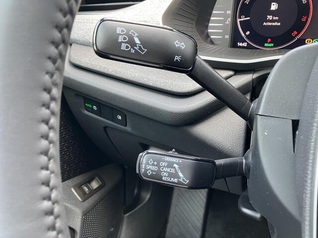 Skoda OCTAVIA combi First Edition 1.5 TSI m-HEV 115 pk DSG | Automaat | Navigatie | Adaptieve cruise control | Apple Carplay/Android Auto | 17" lichtmetalen velgen |
