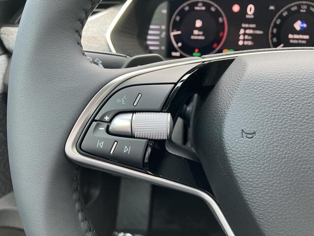Skoda OCTAVIA combi First Edition 1.5 TSI m-HEV 115 pk DSG | Automaat | Navigatie | Adaptieve cruise control | Apple Carplay/Android Auto | 17" lichtmetalen velgen |