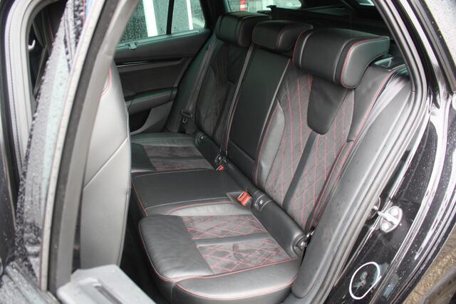 Skoda OCTAVIA 1.4 TSI RS iV PHEV Sportline | Massage | Leer/alcantrara | Head-up