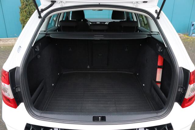 Skoda OCTAVIA Combi 1.5 TSI 150 PK DSG AUT. Greentech Business Edition/ECC/LMV/CARPLAY/PDC/NAV/TREKH.