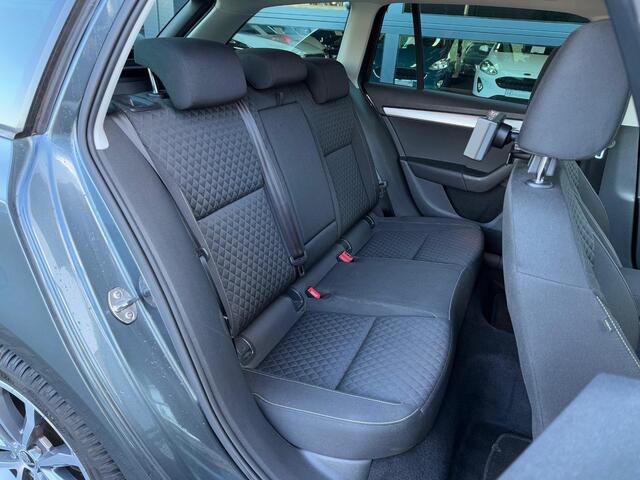 Skoda OCTAVIA Combi 1.0 TSI Greentech Style DSG CarPlay LED