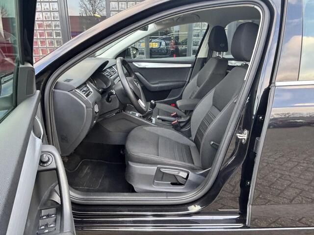 Skoda OCTAVIA Combi 1.0 TSI Greentech Ambition Carplay Trekhaak Navigatie Cruise Control LM
