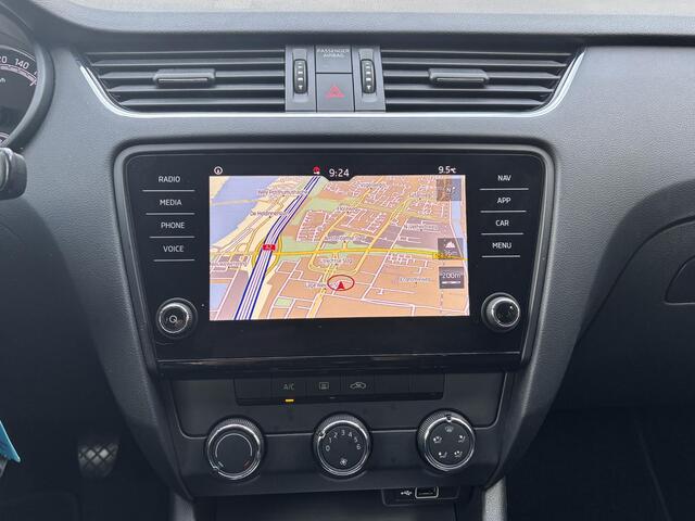 Skoda OCTAVIA Combi 1.0 TSI Greentech Ambition Carplay Trekhaak Navigatie Cruise Control LM