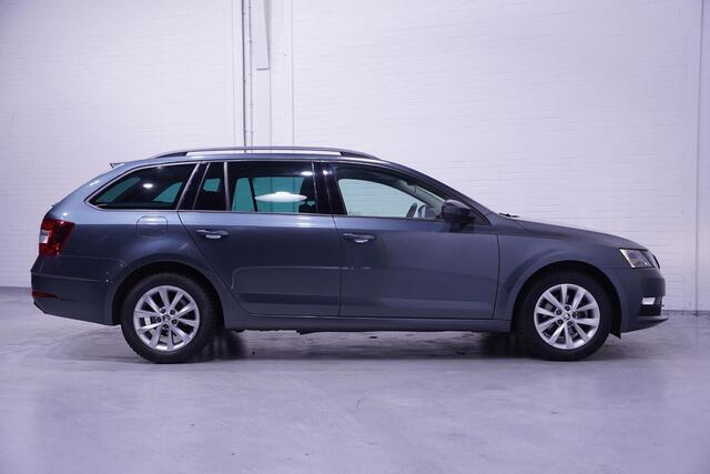 Skoda OCTAVIA Combi 1.0 TSI 116 pk Ambition Navi, Trekhaak Clima Navi Cruise Trekhaak Privacyglas Apple Carplay PDC 1e Eigenaar NAP