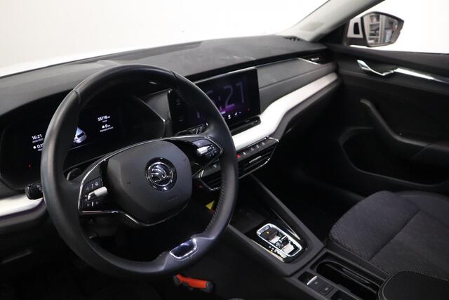 Skoda OCTAVIA Combi 1.0 e-TSI Business Edition Plus Navigatie Cruise Control Sfeerverlichting 17LMV lane Assist