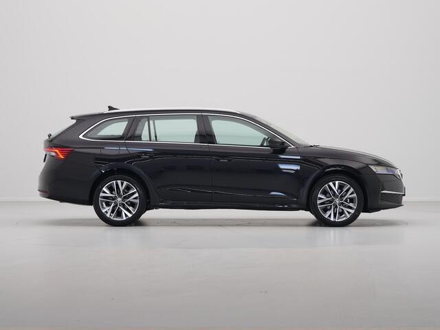 Skoda OCTAVIA Combi 1.5 TSI e-TEC MHEV 115 7DSG First Edition | Achteruitrijcamera | Chromen grille | Chromen raamlijsten