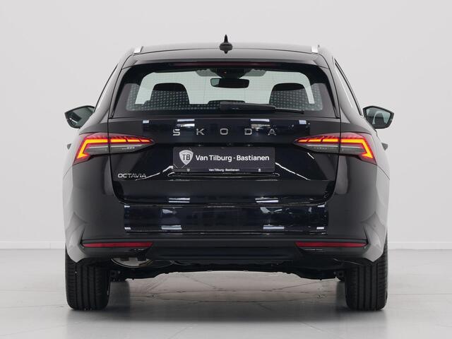 Skoda OCTAVIA Combi 1.5 TSI e-TEC MHEV 115 7DSG First Edition | Achteruitrijcamera | Chromen grille | Chromen raamlijsten